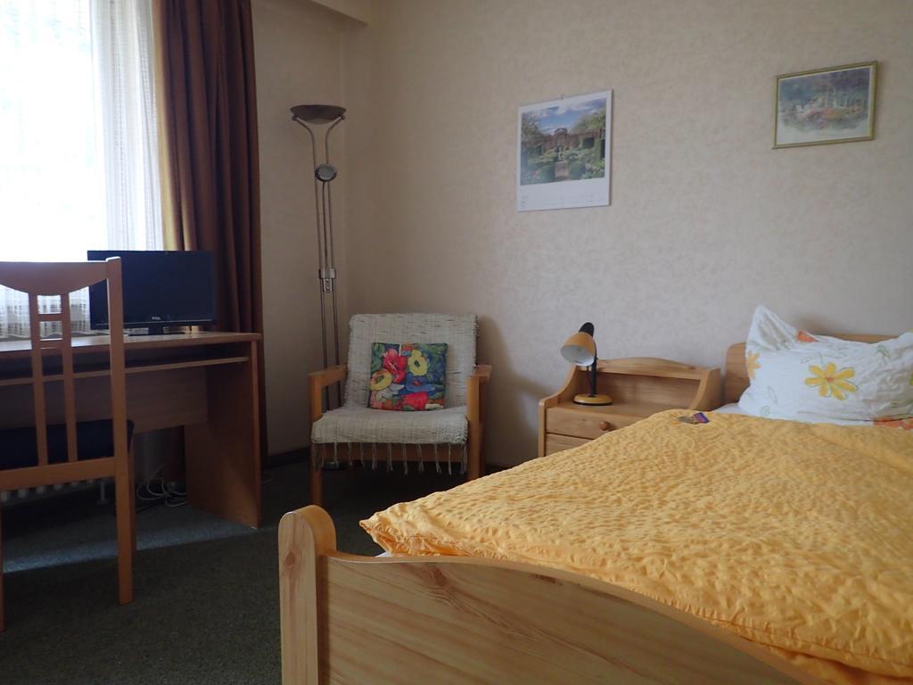 Haus Charlotte Hotel Bad Nenndorf Phòng bức ảnh